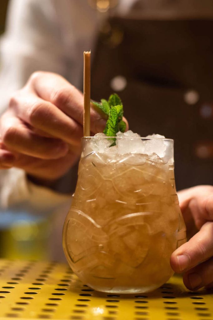 Dos-Maderas-rum-cocktail-Mai-Tai-making-of-2