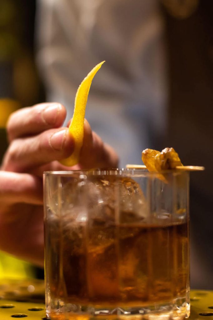 Dos-Maderas-rum-cocktail-Rum-Exchange-making-of-2