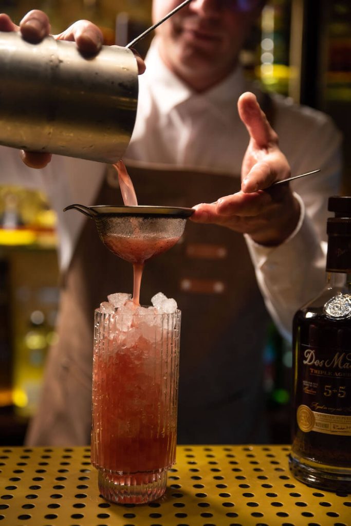 https://dosmaderas.com/wp-content/uploads/2021/09/Dos-Maderas-rum-cocktail-Rum-Runner-making-of-2.jpg